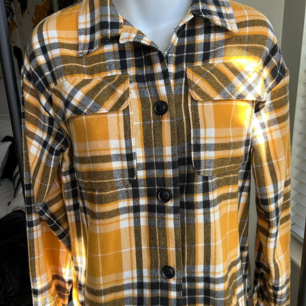 Women's Plaid flannel shirt size small